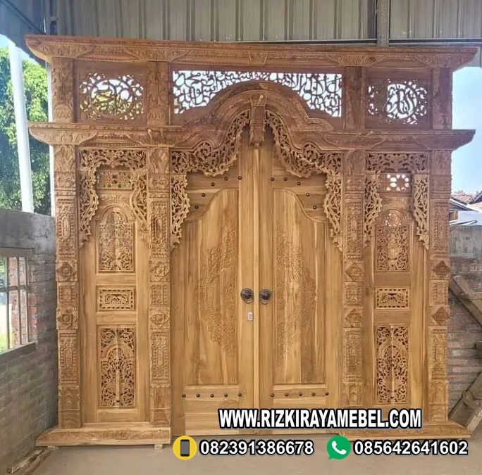 Pintu Masjid Gebyok Ukiran Kaligrafi